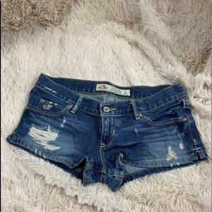 Low Rise Hollister Size 3 Distressed Shorts GUC
